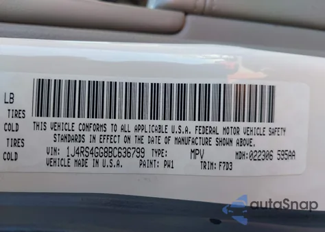 2011 Jeep Grand Cherokee Laredo z USA, uszkodzony, nr VIN 1J4RS4GG8BC636799